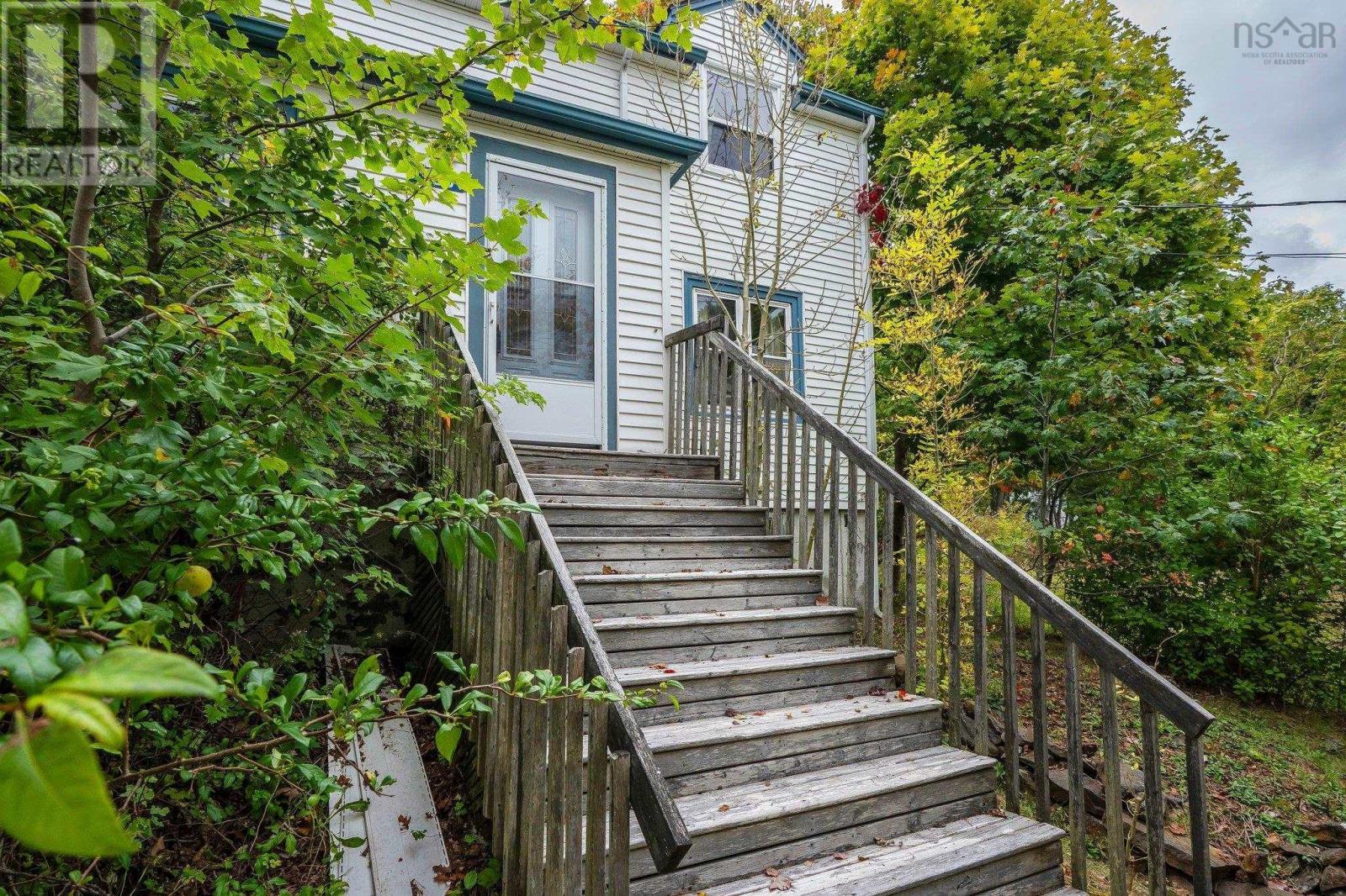 303 St. Margaret's Bay Road, Halifax, Nova Scotia  B3N 1J8 - Photo 2 - 202513896