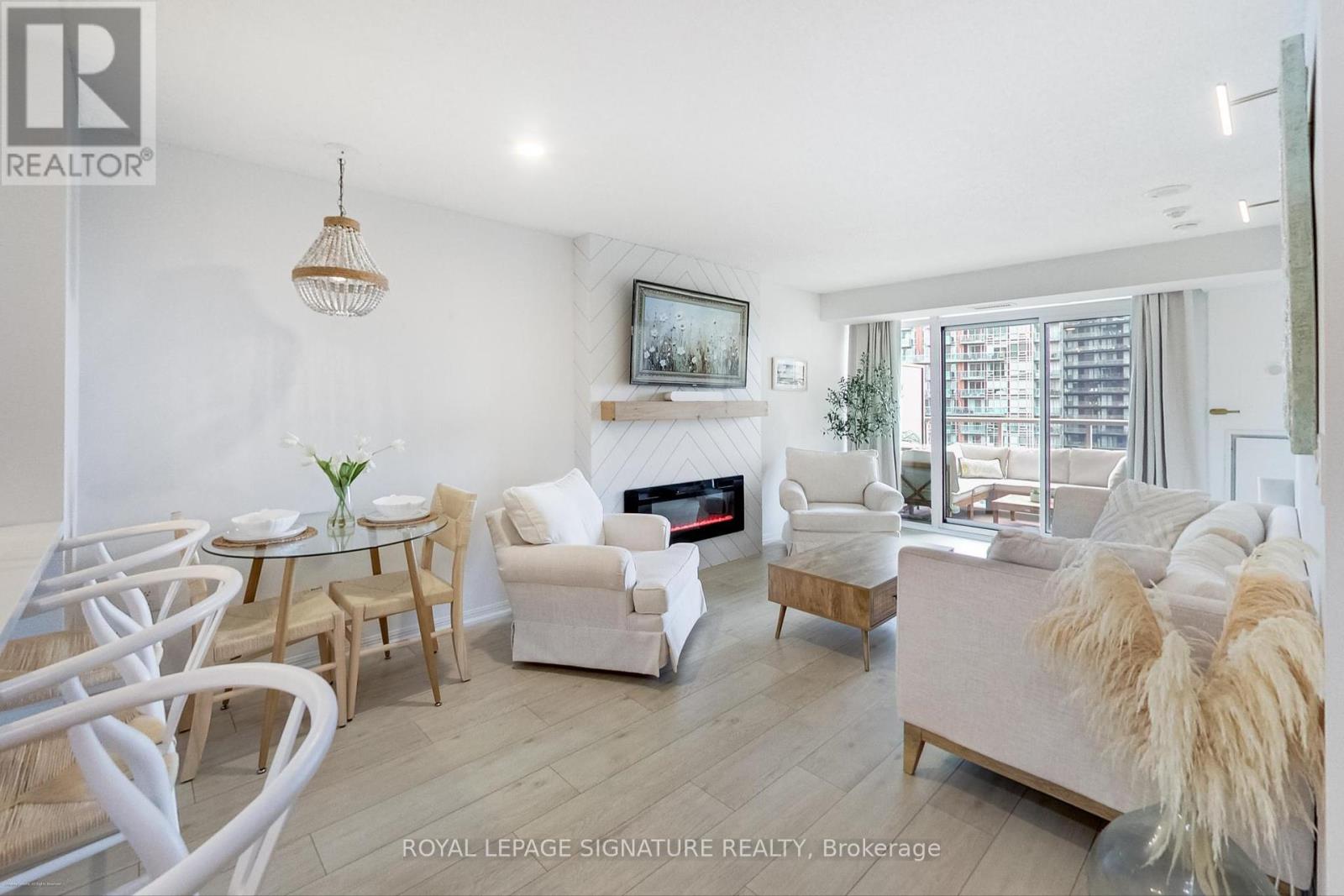 1509 - 125 Western Battery Road, Toronto, Ontario  M6K 3R8 - Photo 2 - C12207142