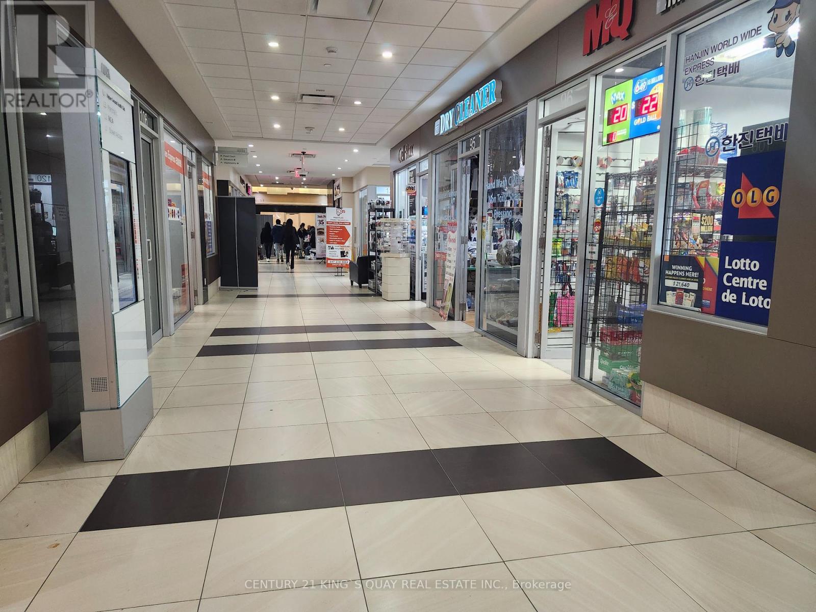 96 - 384 Yonge Street, Toronto, Ontario  M5B 1S8 - Photo 2 - C12207164