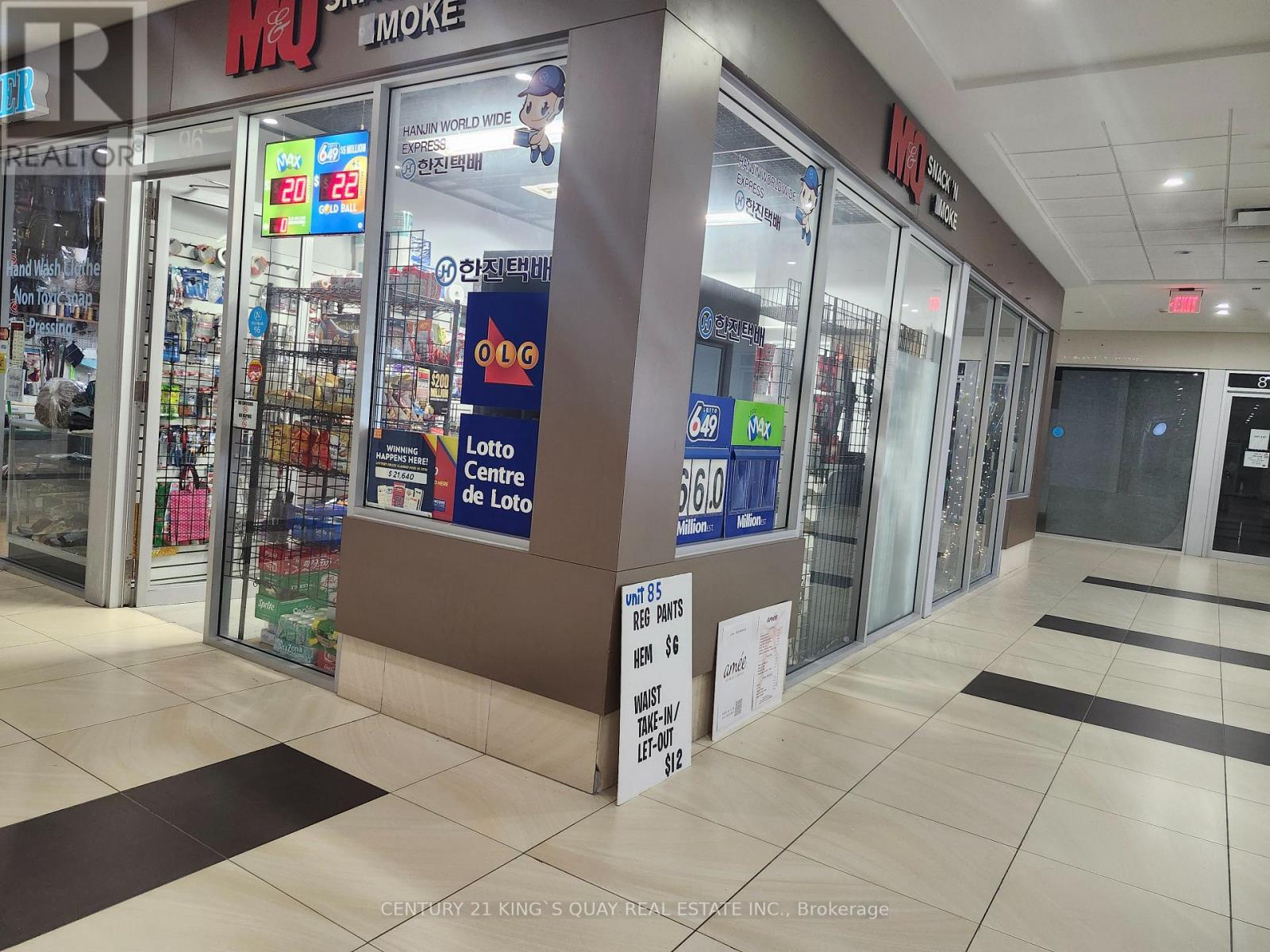 96 - 384 Yonge Street, Toronto, Ontario  M5B 1S8 - Photo 3 - C12207164