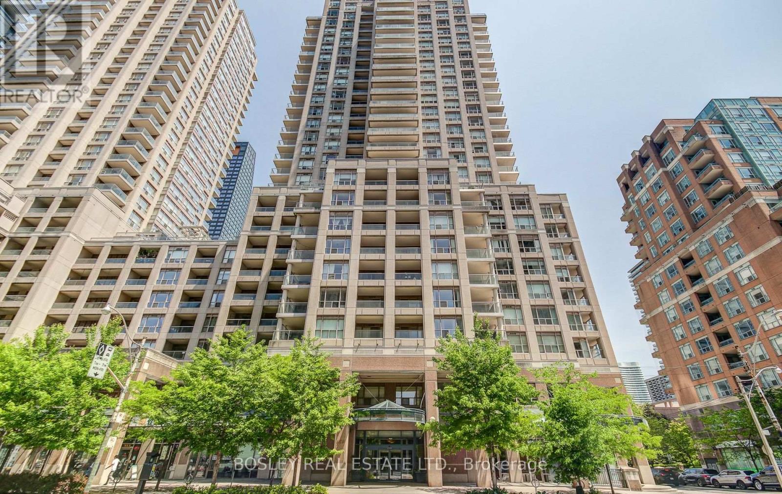 2006 - 909 Bay Street, Toronto, Ontario  M5S 3G2 - Photo 1 - C12207254