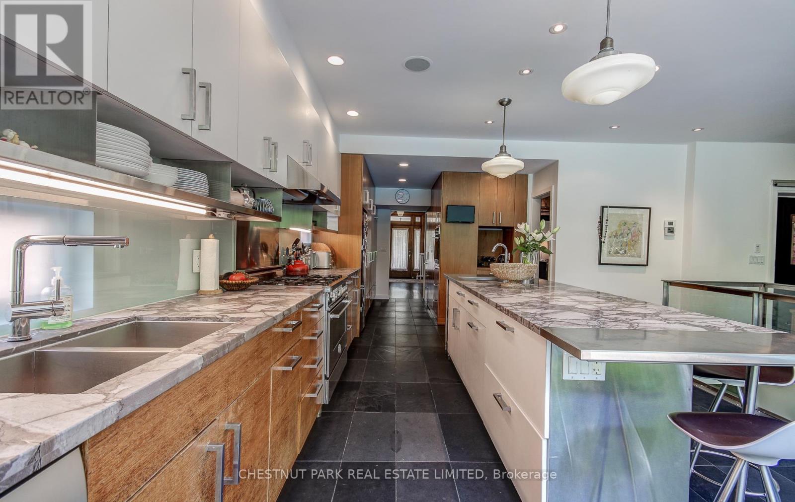 40 Warren Road, Toronto, Ontario  M4V 2R5 - Photo 14 - C12207270