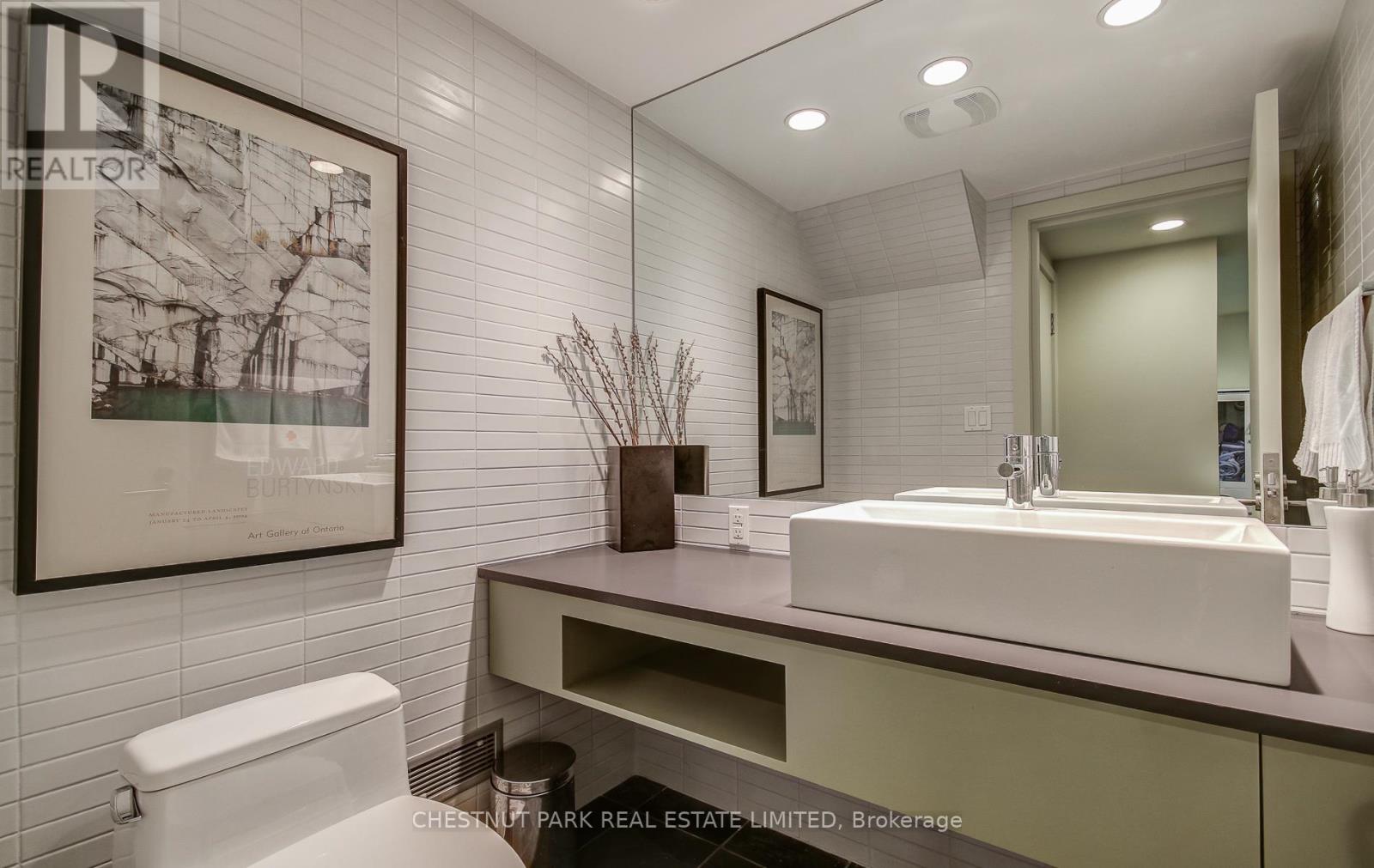 40 Warren Road, Toronto, Ontario  M4V 2R5 - Photo 32 - C12207270