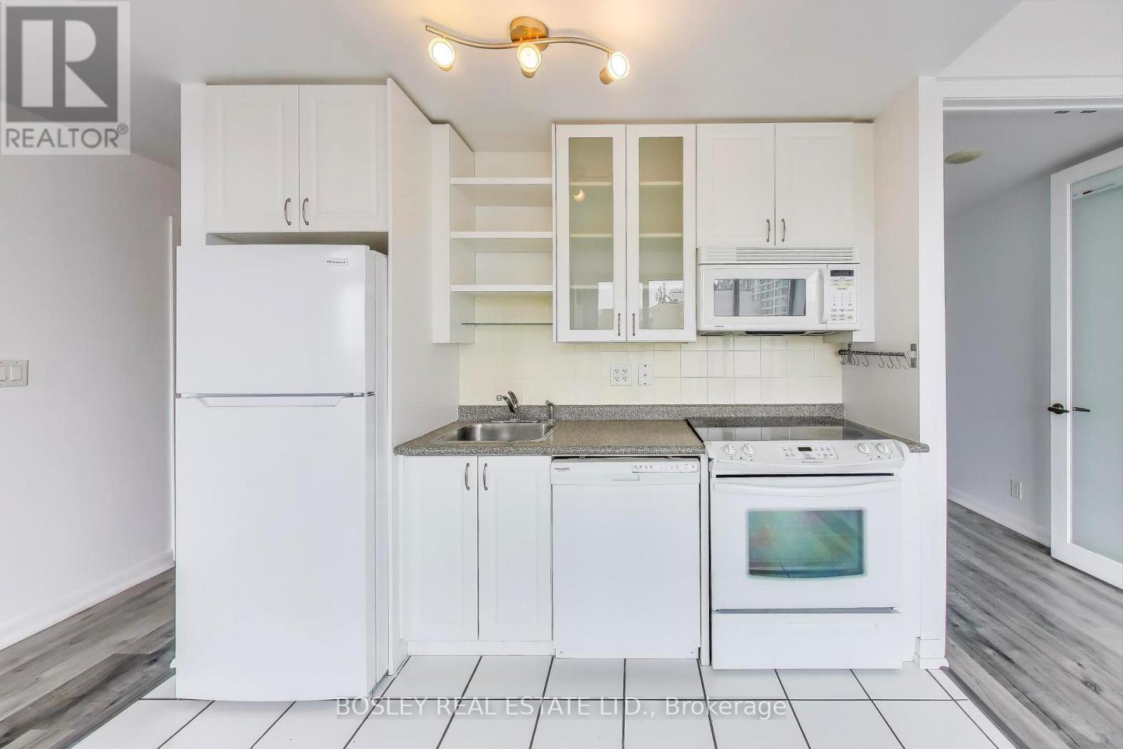 718 - 600 Fleet Street, Toronto, Ontario  M5V 1B7 - Photo 8 - C12207310
