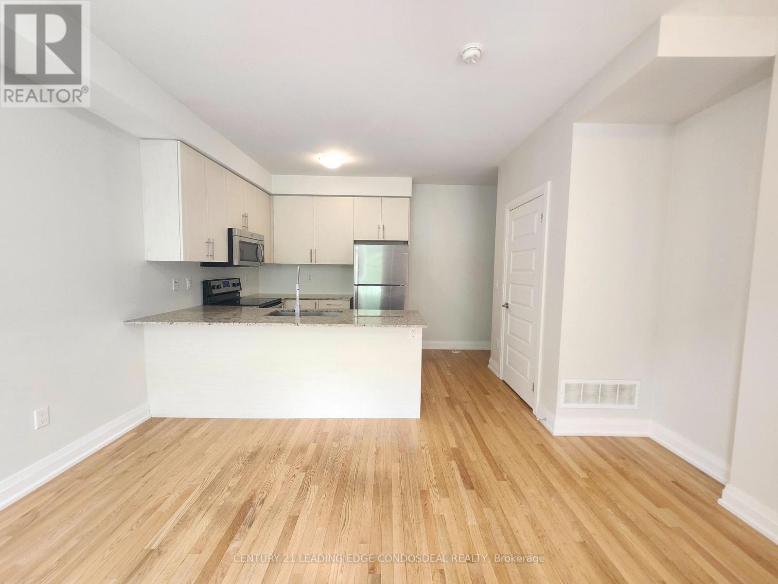 47 - 19 Eldora Avenue, Toronto (Newtonbrook West), Ontario  M2M 0B5 - Photo 3 - C12207384