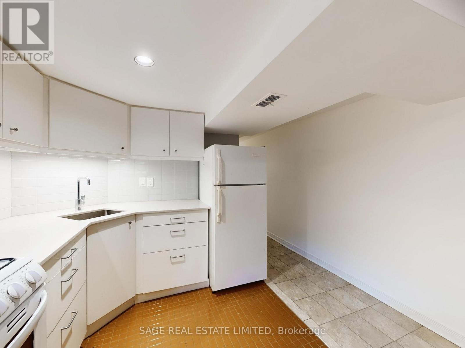 Lower - 532 Brunswick Avenue, Toronto, Ontario  M5R 2Z5 - Photo 26 - C12207403