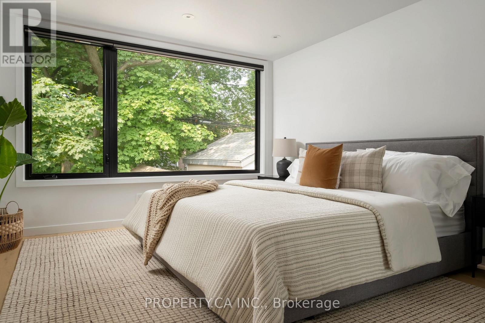 112 Billings Avenue, Toronto, Ontario  M4L 2S4 - Photo 17 - E12207471