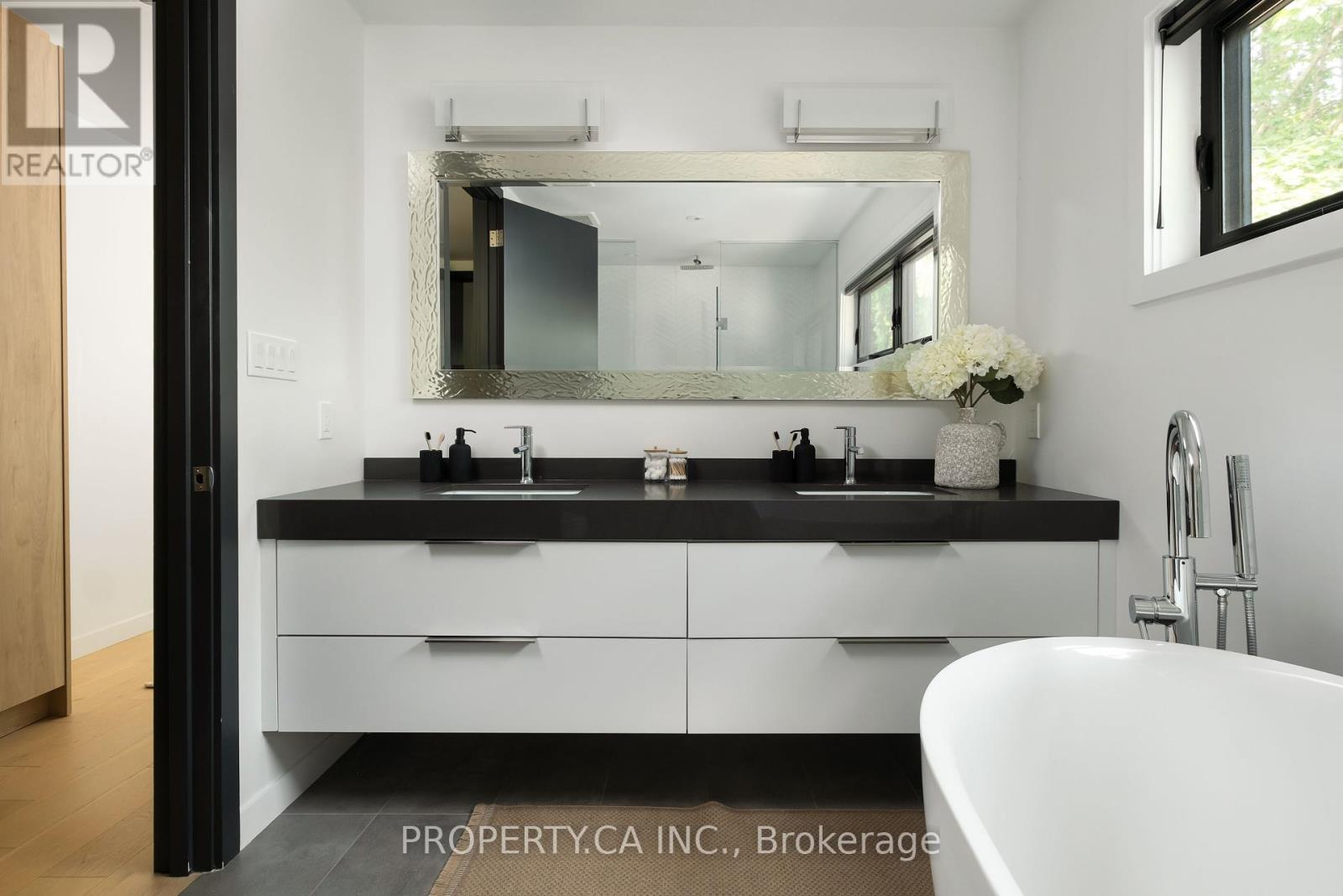 112 Billings Avenue, Toronto, Ontario  M4L 2S4 - Photo 23 - E12207471