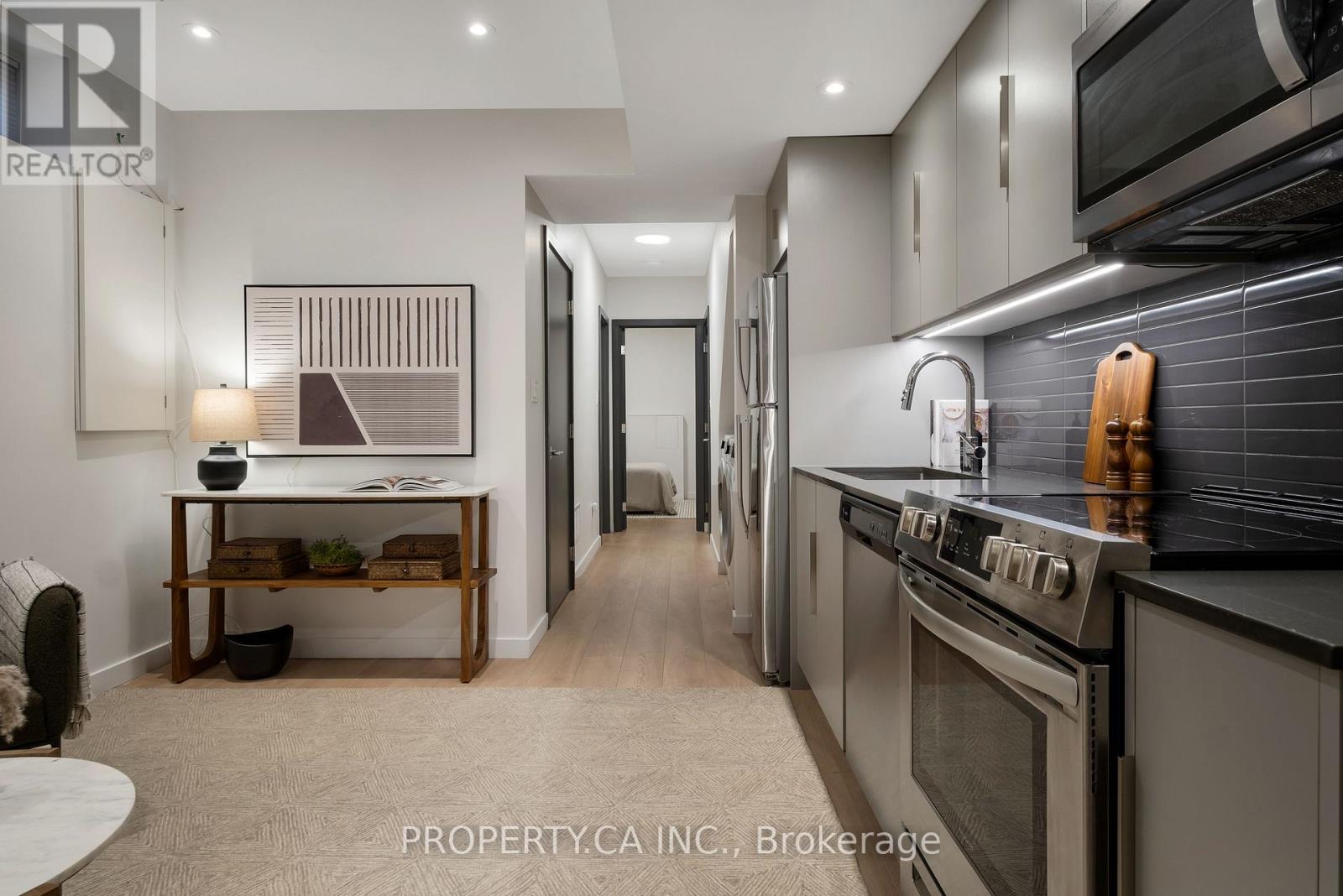 112 Billings Avenue, Toronto, Ontario  M4L 2S4 - Photo 37 - E12207471