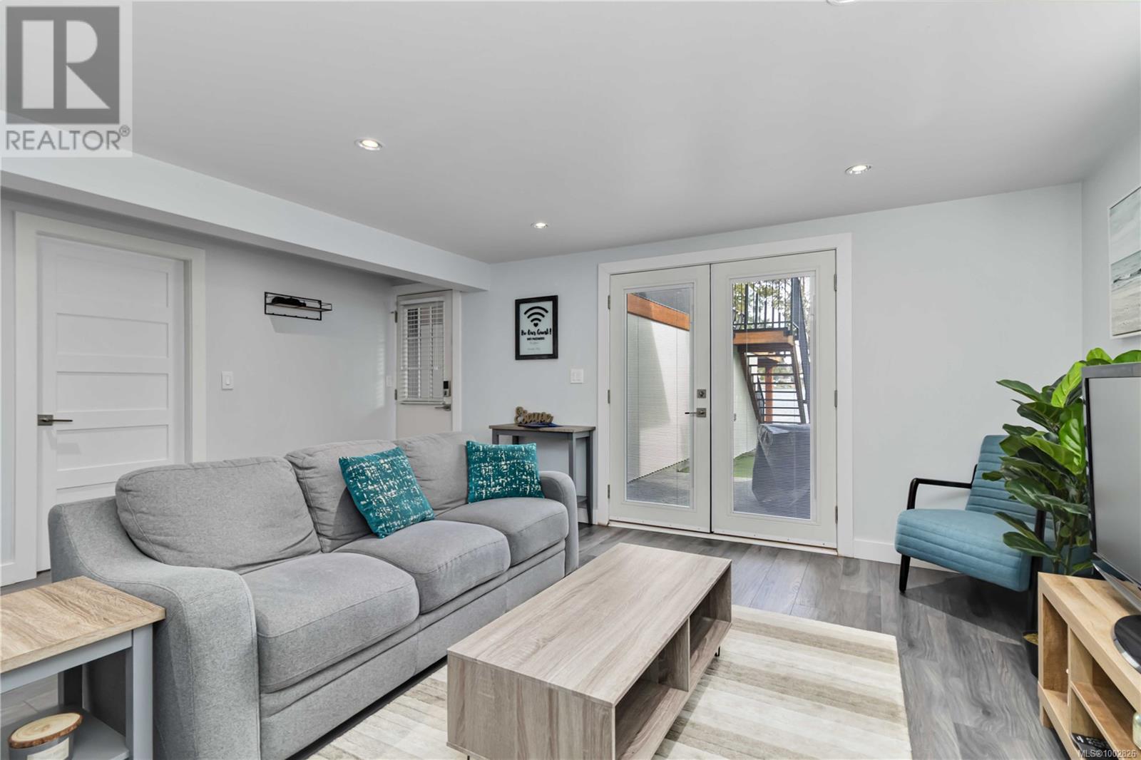 Property at 42 Kingham Pl image 1