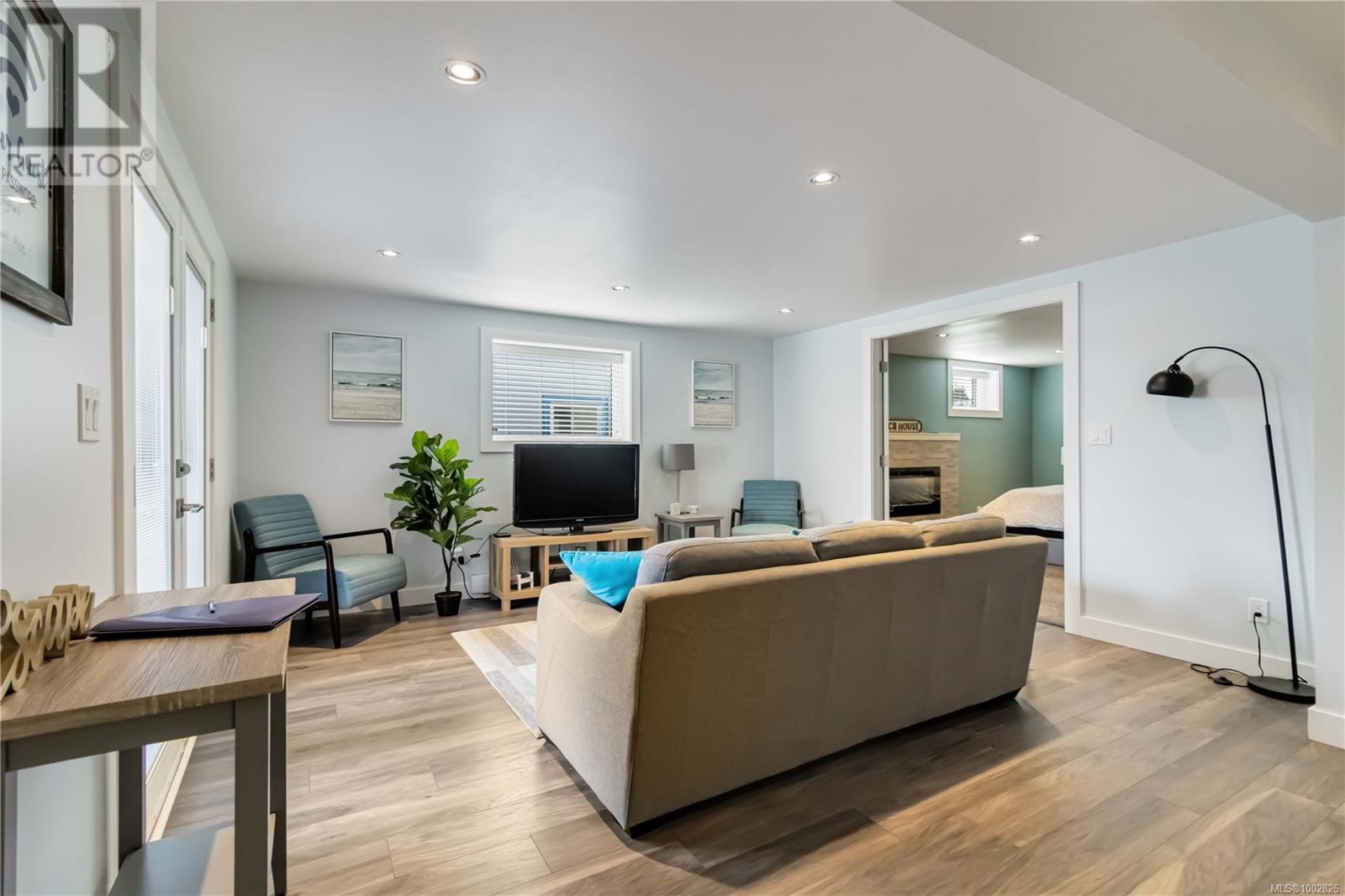 Property at 42 Kingham Pl image 4