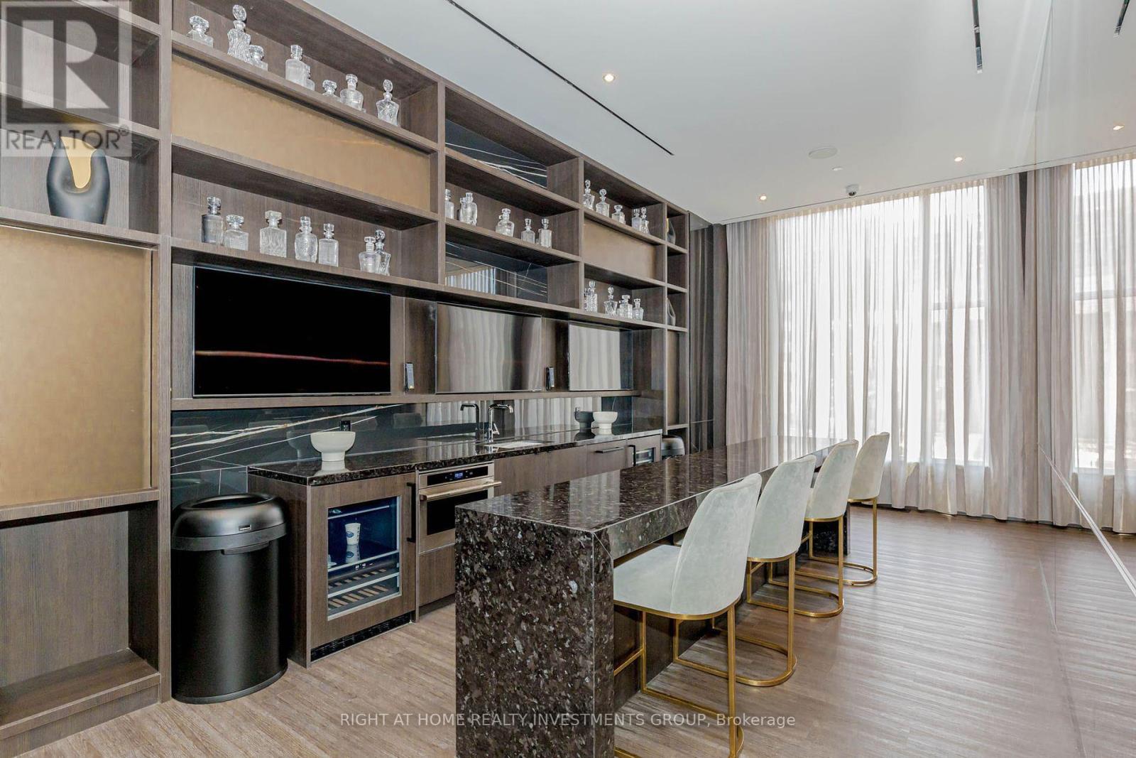 5805 - 11 Yorkville Avenue, Toronto, Ontario  M4W 0B7 - Photo 24 - C12205476