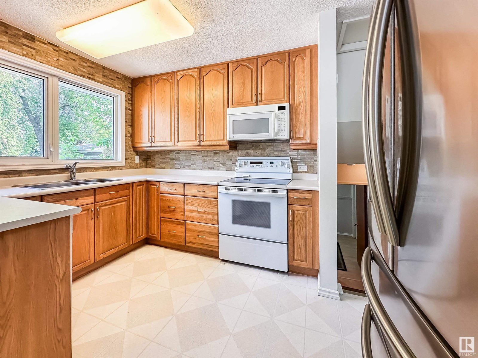 11744 37 Av Nw, Edmonton, Alberta  T6J 0J2 - Photo 17 - E4440366