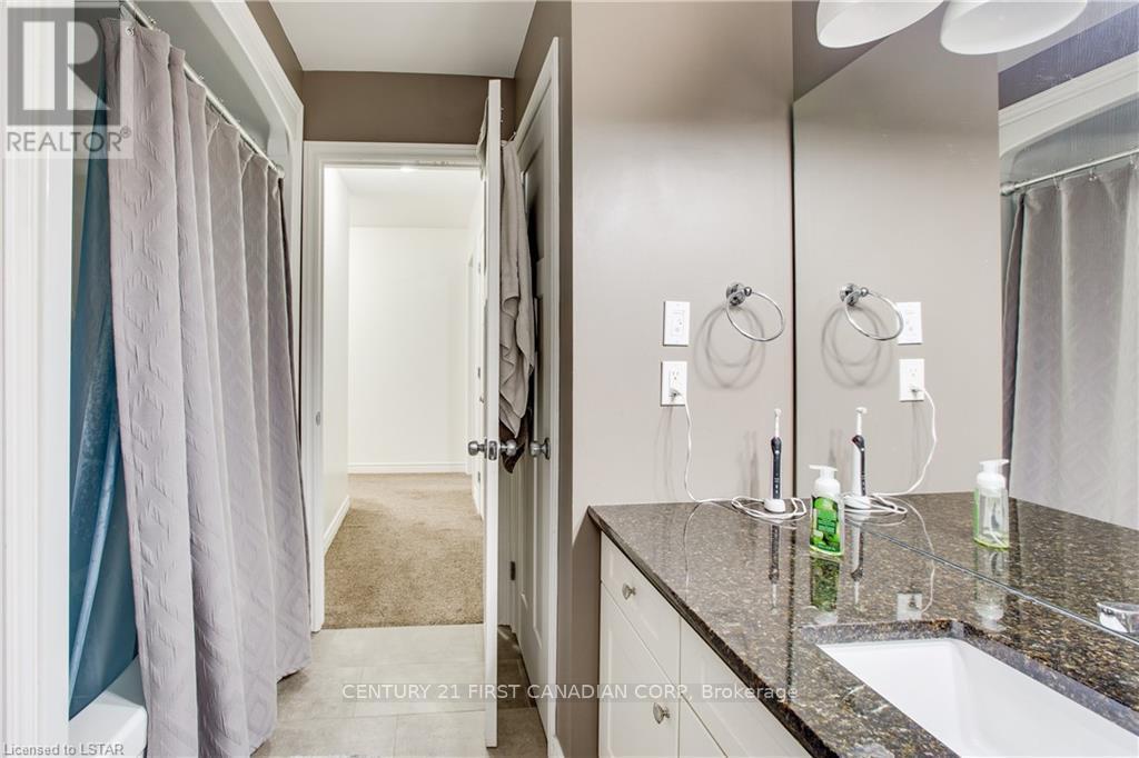 3380 Jinnie's Way, London South, Ontario  N6L 0B8 - Photo 14 - X12207617