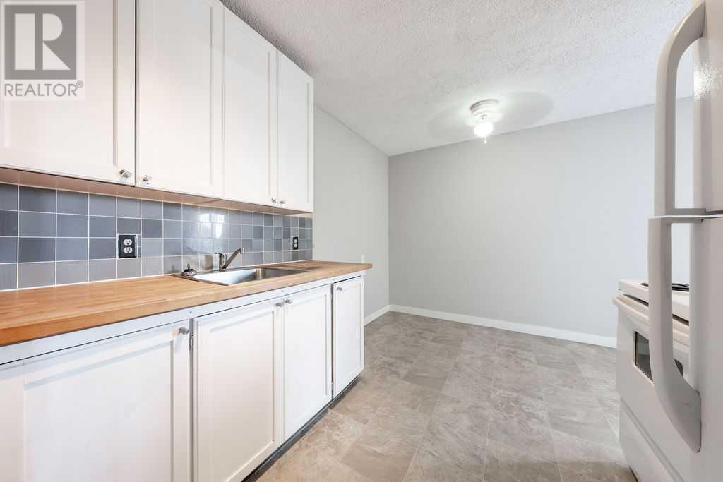 Property at 8, 232 Sabrina Way SW image 4