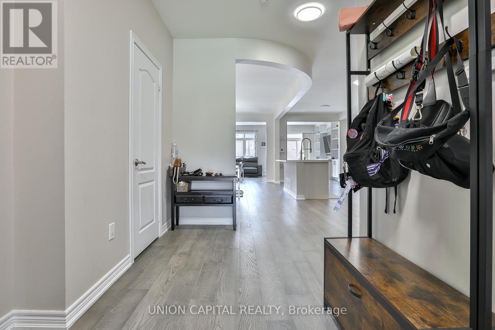 136 Mistywood Crescent, Vaughan (Patterson), Ontario  L4J 9K3 - Photo 2 - N12207131