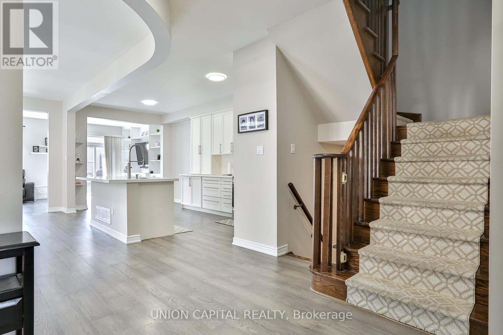 136 Mistywood Crescent, Vaughan, Ontario  L4J 9K3 - Photo 3 - N12207131
