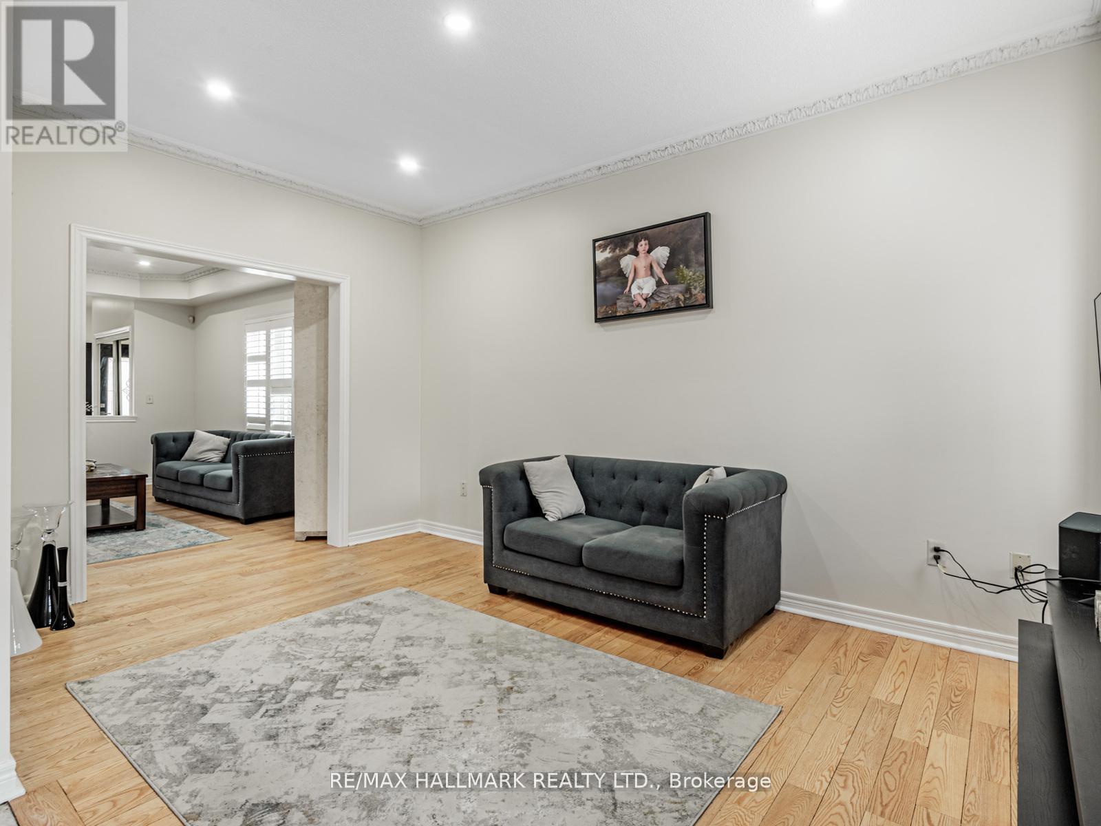 156 Bachman Drive, Vaughan (Maple), Ontario  L6A 3R7 - Photo 8 - N12207213