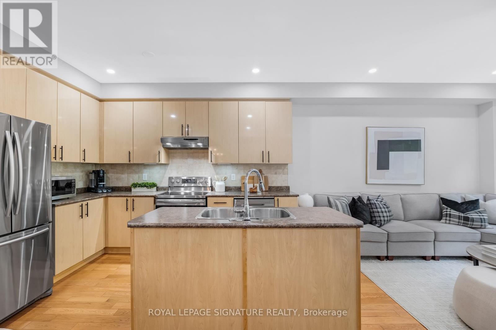 9 - 56 North Lake Road, Richmond Hill, Ontario  L4E 0G5 - Photo 10 - N12207231