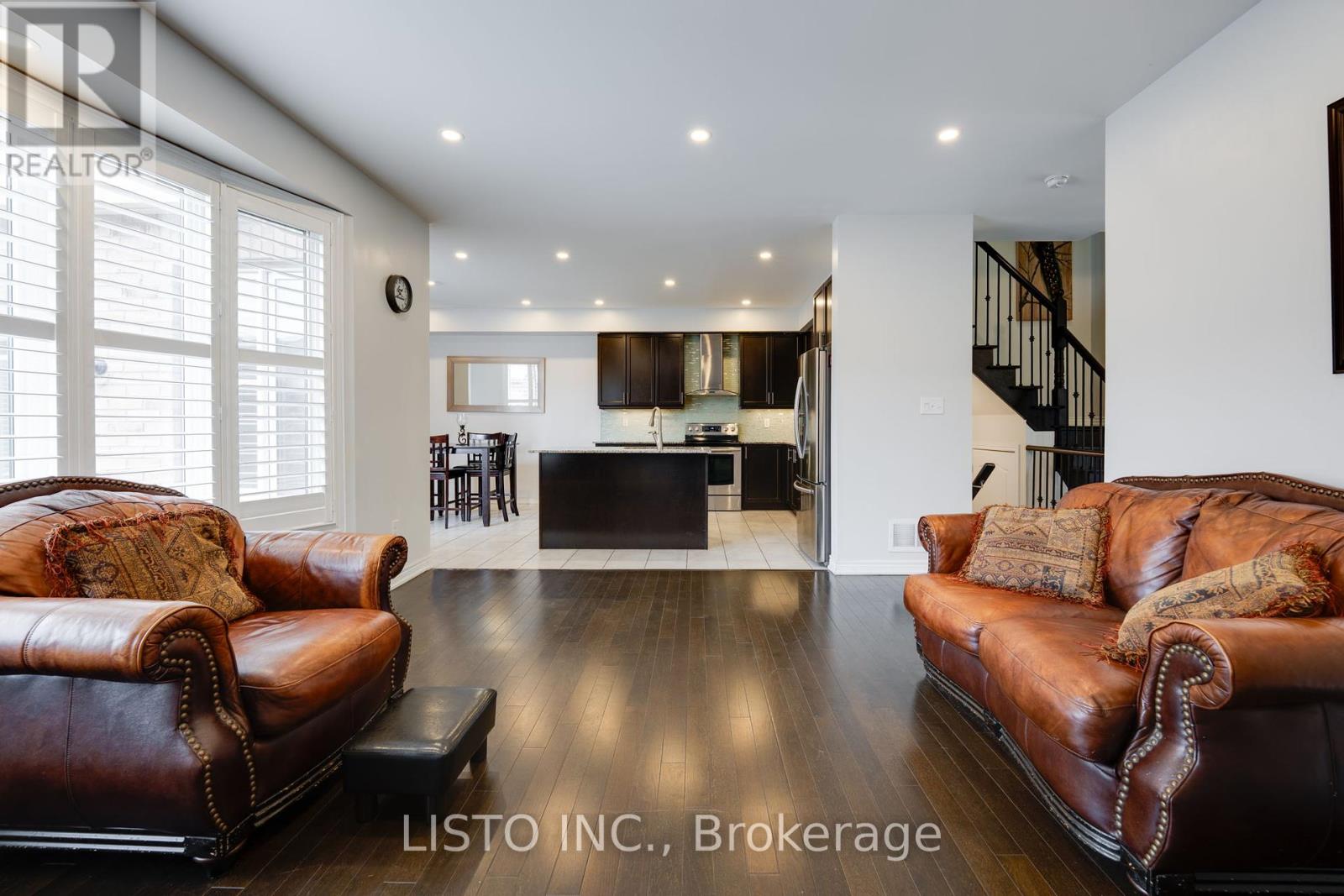 14 Sunnyside Hill Road, Markham, Ontario  L6B 0X4 - Photo 10 - N12207275