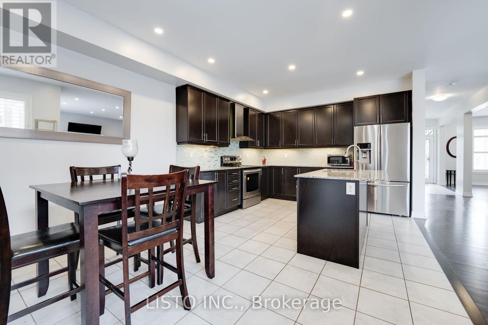 14 Sunnyside Hill Road, Markham, Ontario  L6B 0X4 - Photo 12 - N12207275