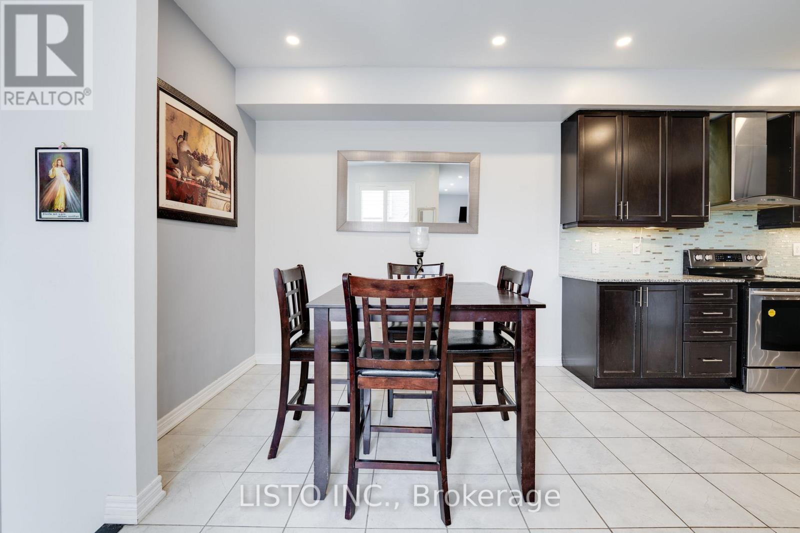 14 Sunnyside Hill Road, Markham, Ontario  L6B 0X4 - Photo 13 - N12207275