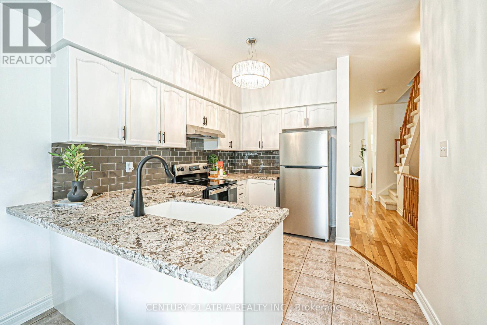 91 - 23 Observatory Lane, Richmond Hill, Ontario  L4C 0M7 - Photo 12 - N12207337
