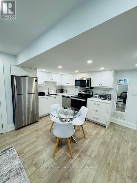 112 Thomas Cook Avenue, Vaughan (Patterson), Ontario  L6A 0L2 - Photo 3 - N12207379