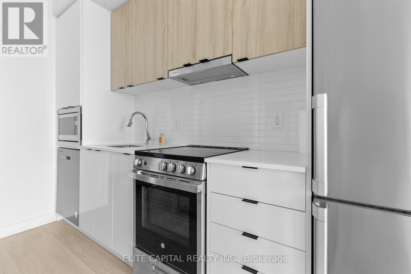 428 - 50 Upper Mall Way, Vaughan (Brownridge), Ontario  L4J 0L8 - Photo 5 - N12207447