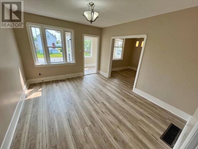 630 Winnipeg Ave, Thunder Bay, Ontario  P7B 3T2 - Photo 12 - TB251482