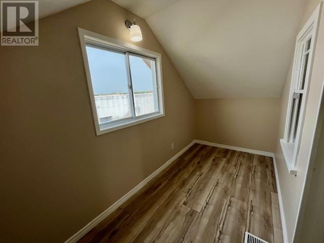 630 Winnipeg Ave, Thunder Bay, Ontario  P7B 3T2 - Photo 15 - TB251482
