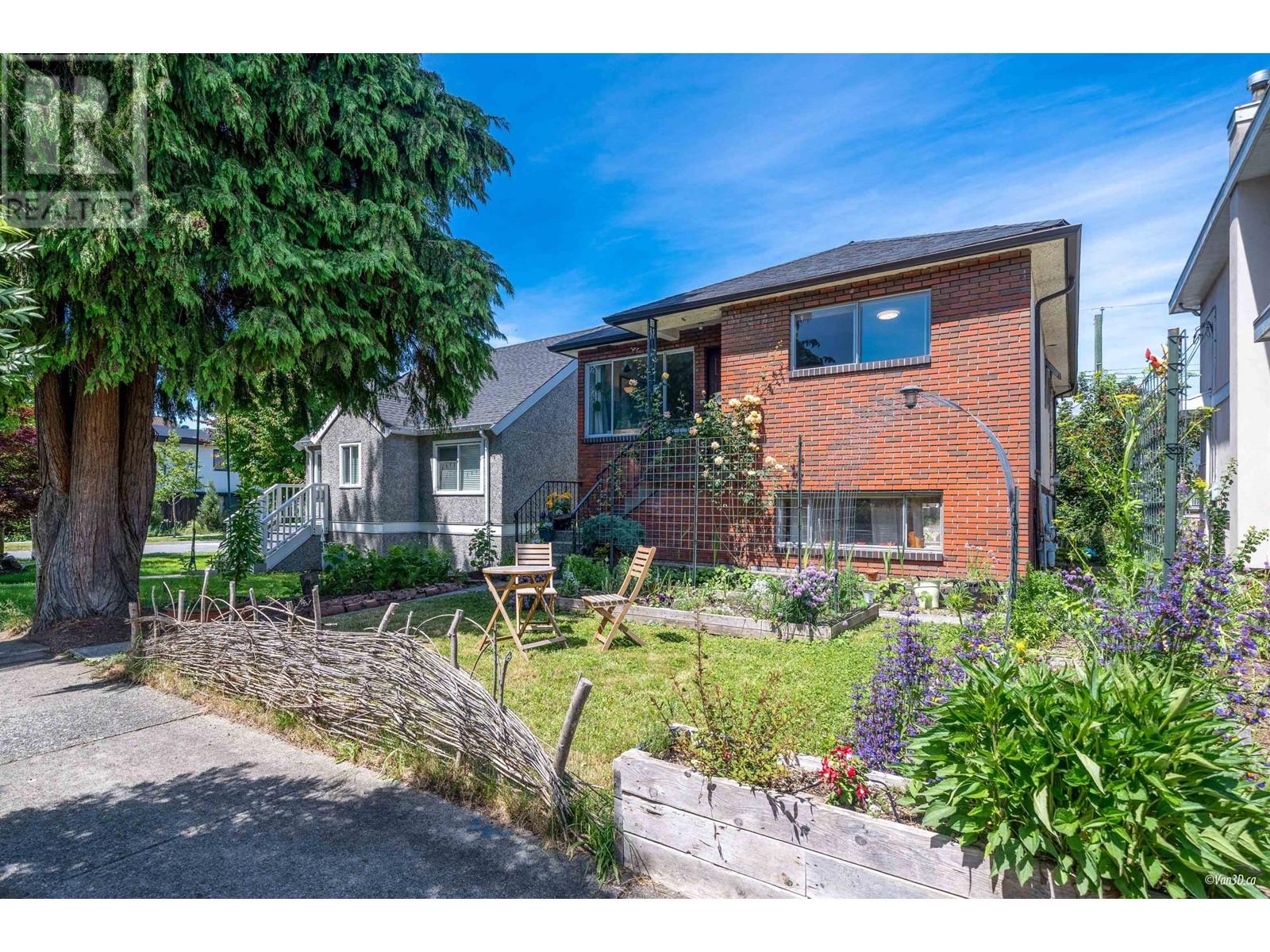 2611 Parker Street, Vancouver, British Columbia  V5K 2T5 - Photo 2 - R3012816