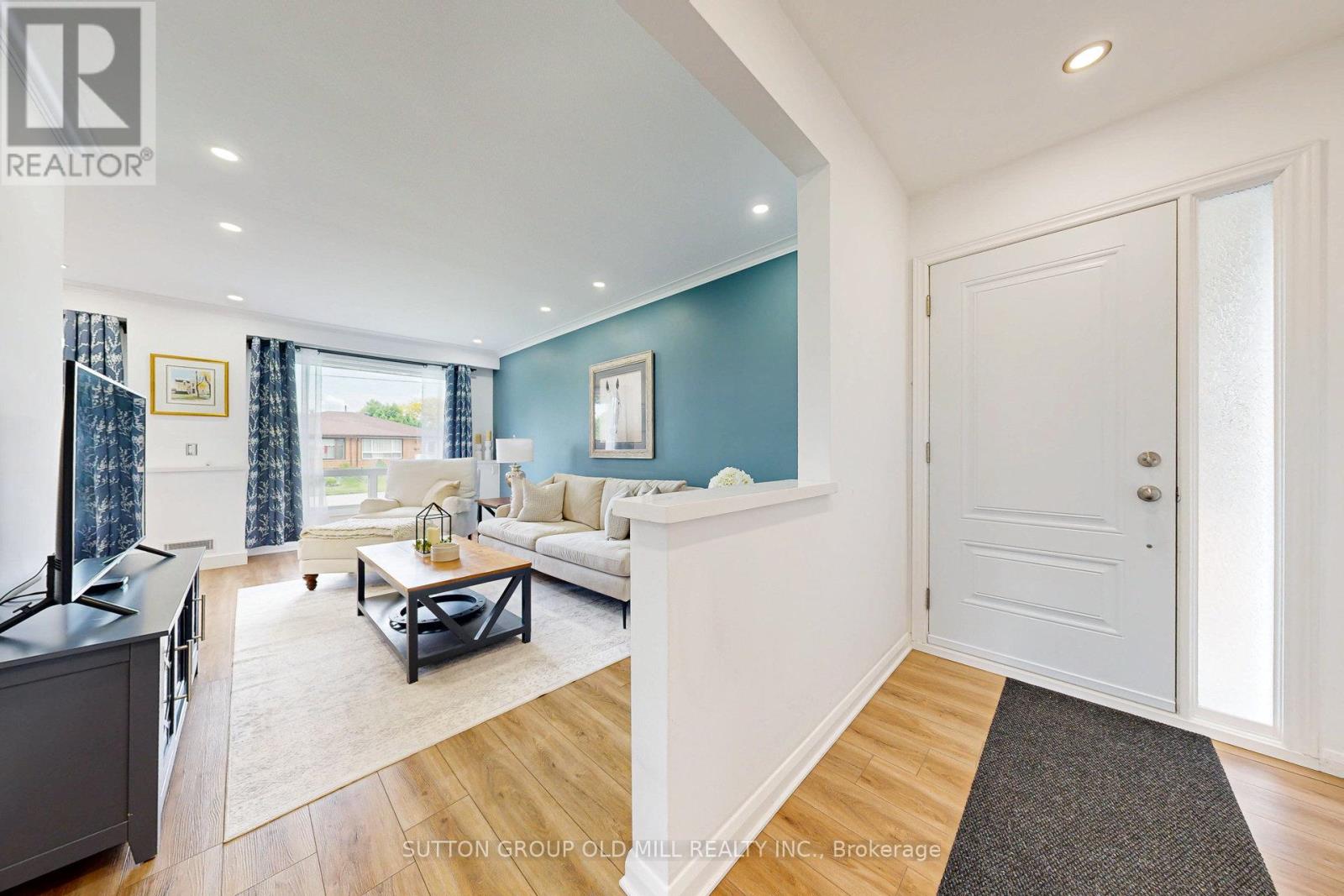Property at 65 ASHWOOD CRESCENT image 4