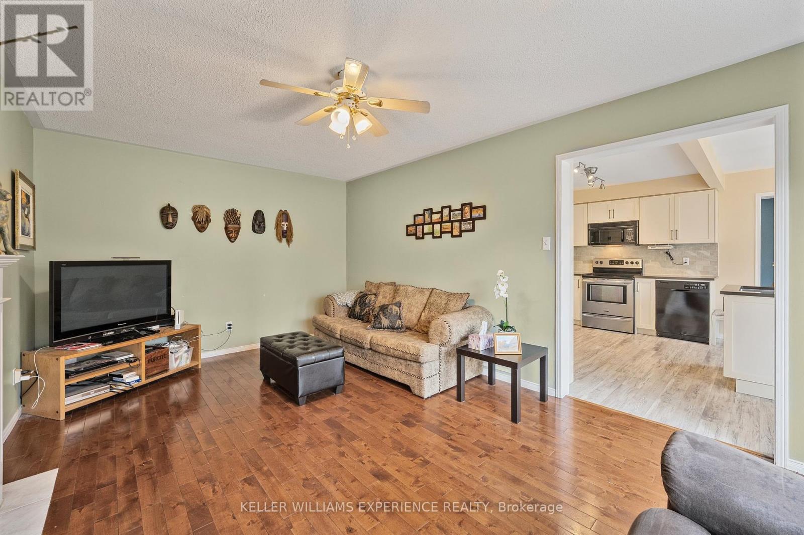 481 Ferndale Drive N, Barrie, Ontario  L4N 7X7 - Photo 18 - S12207351