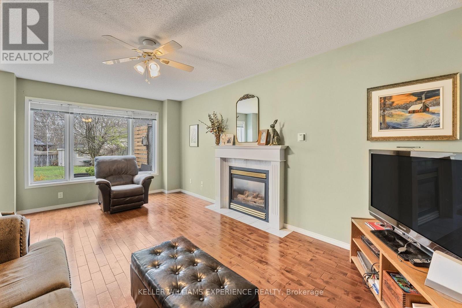 481 Ferndale Drive N, Barrie, Ontario  L4N 7X7 - Photo 19 - S12207351