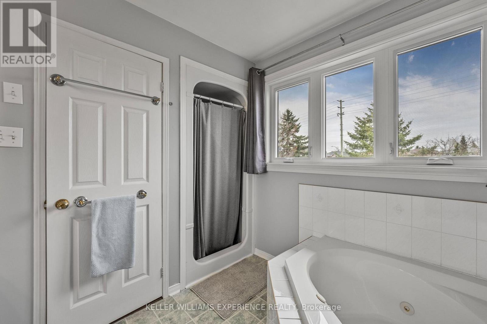481 Ferndale Drive N, Barrie, Ontario  L4N 7X7 - Photo 26 - S12207351