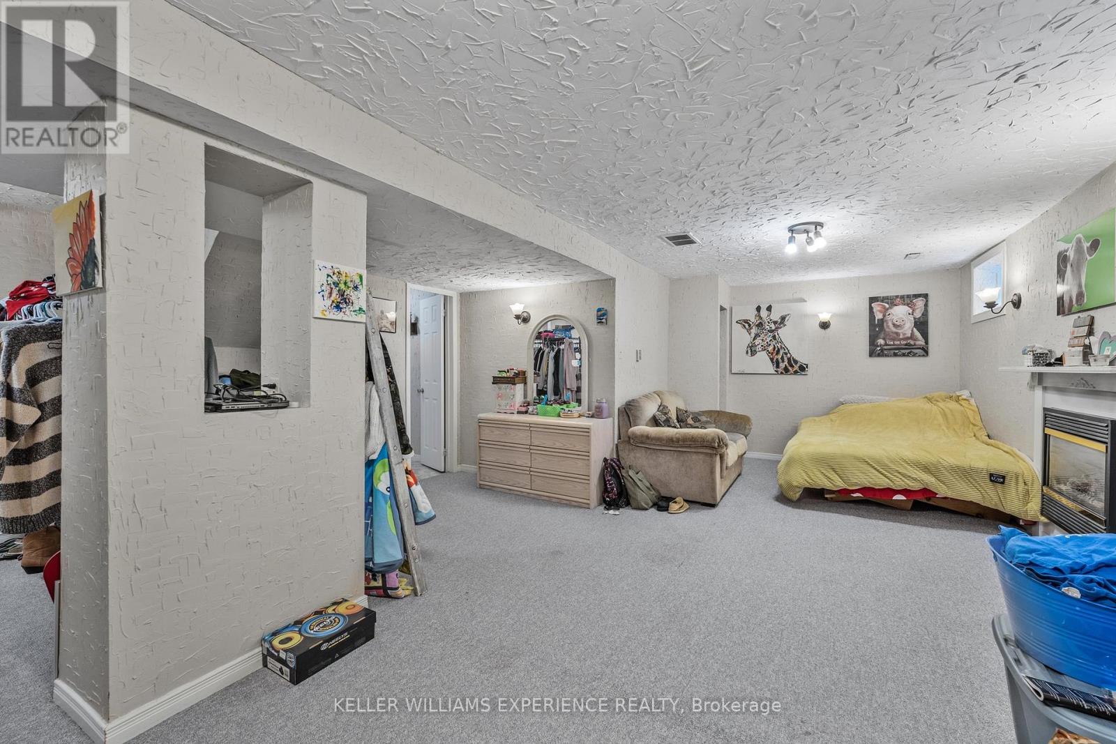 481 Ferndale Drive N, Barrie, Ontario  L4N 7X7 - Photo 36 - S12207351