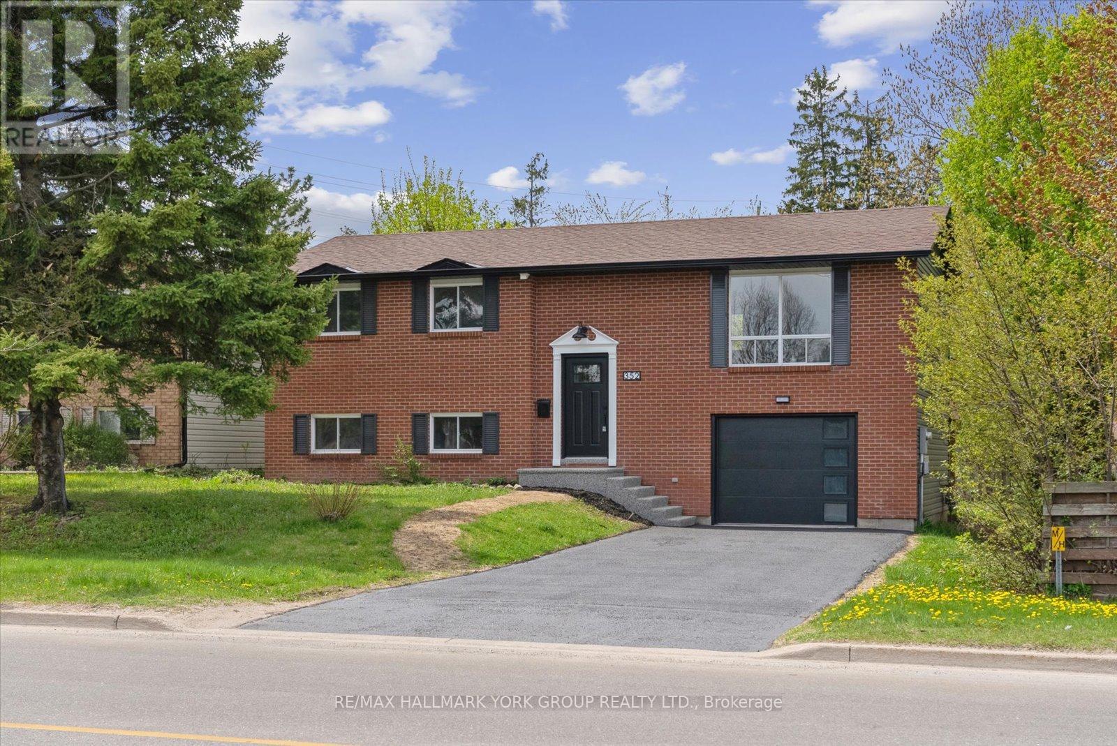 352 Anne Street N, Barrie, Ontario  L4N 5M9 - Photo 1 - S12207445