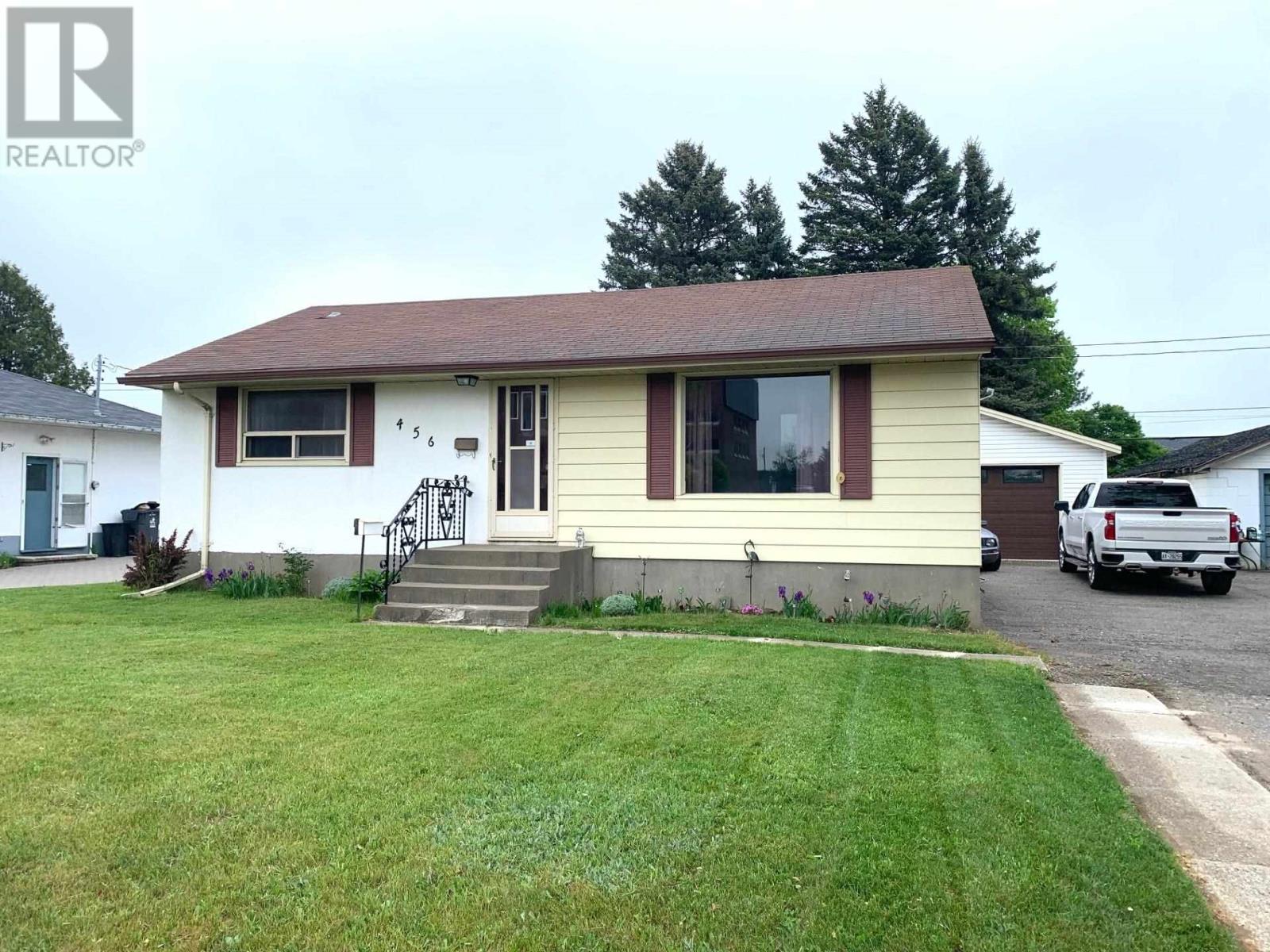 Property at 456 James St S image 1