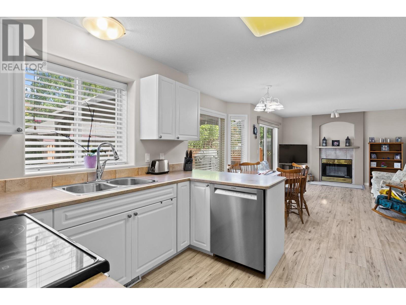348 Wallace Road, Kelowna, British Columbia  V1X 7M5 - Photo 10 - 10351380