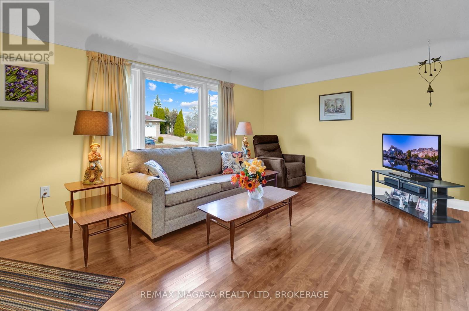 5428 Inglis Drive, Niagara Falls, Ontario  L2E 2V2 - Photo 5 - X12207615