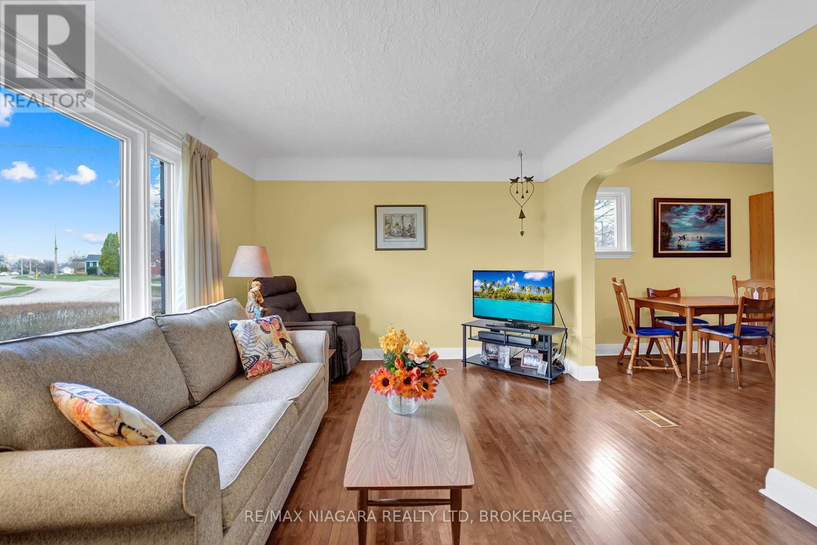 5428 Inglis Drive, Niagara Falls, Ontario  L2E 2V2 - Photo 6 - X12207615
