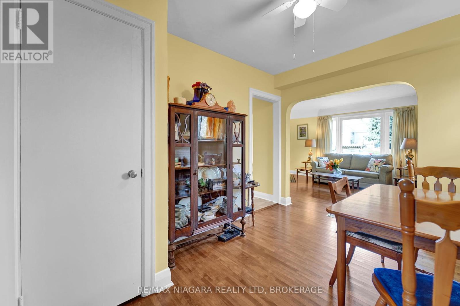 5428 Inglis Drive, Niagara Falls, Ontario  L2E 2V2 - Photo 8 - X12207615