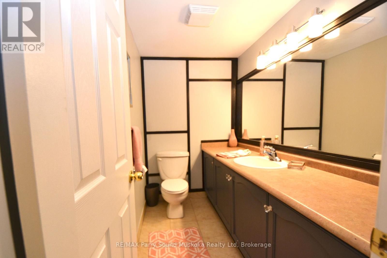 205 - 1071 Queens Avenue E, Oakville, Ontario  L6H 2R5 - Photo 15 - W12207580