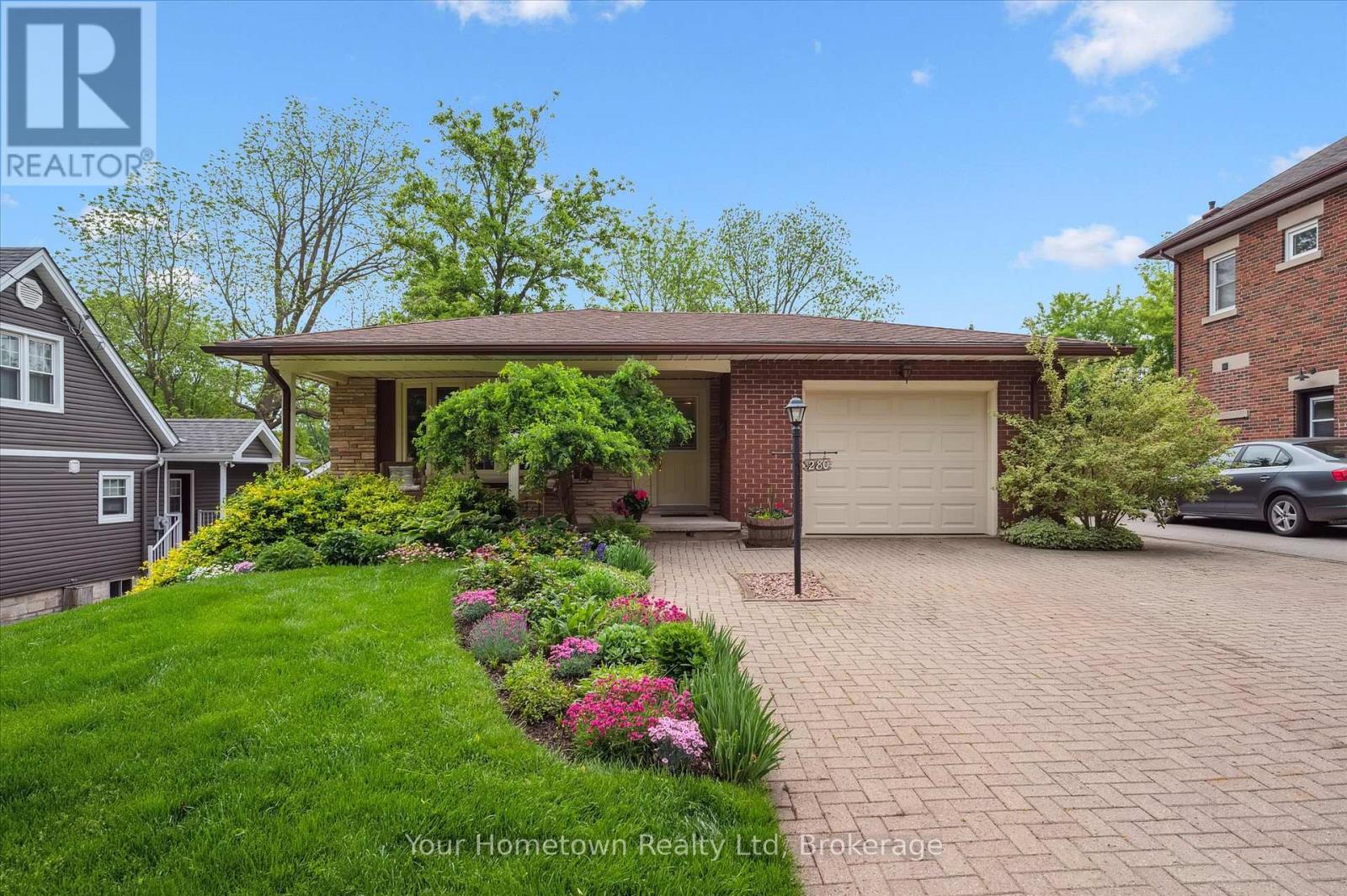 280 ST GEORGE STREET E, Centre Wellington, Ontario