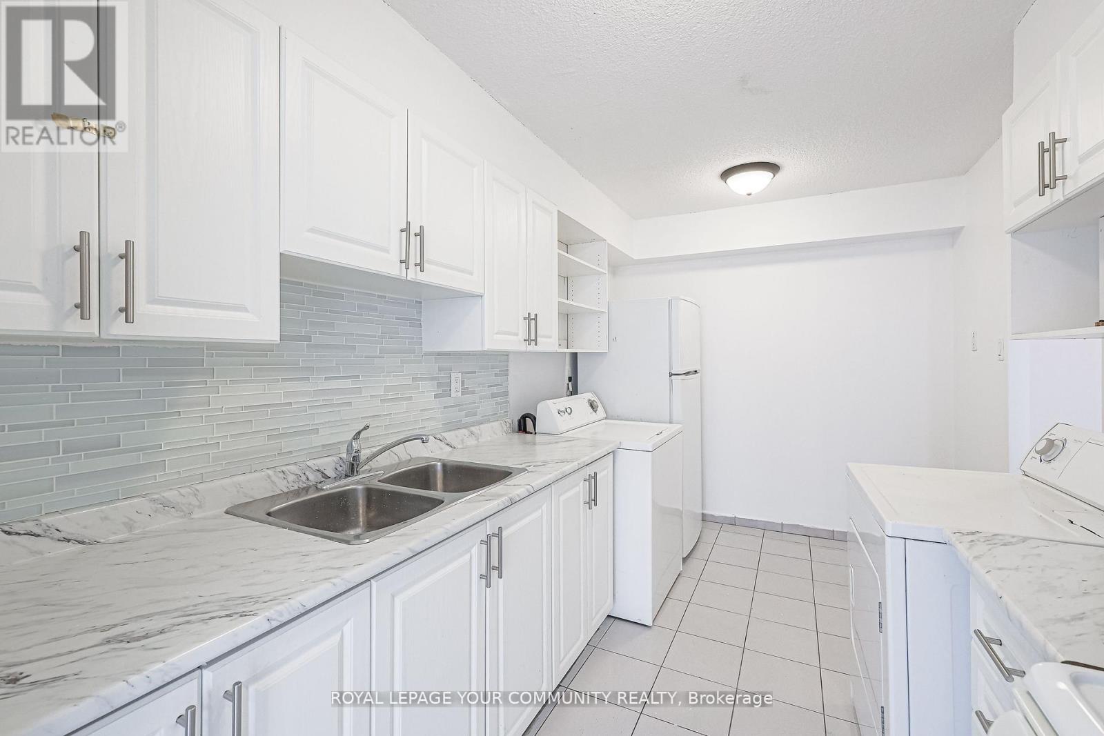 1011 - 10 Tobermory Drive, Toronto, Ontario  M3N 2Y5 - Photo 8 - W12200362