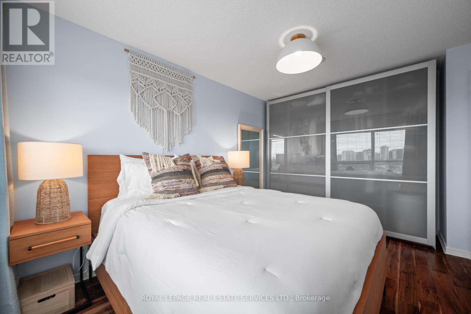 812 - 61 Heintzman Street, Toronto, Ontario  M6P 5A2 - Photo 12 - W12207423