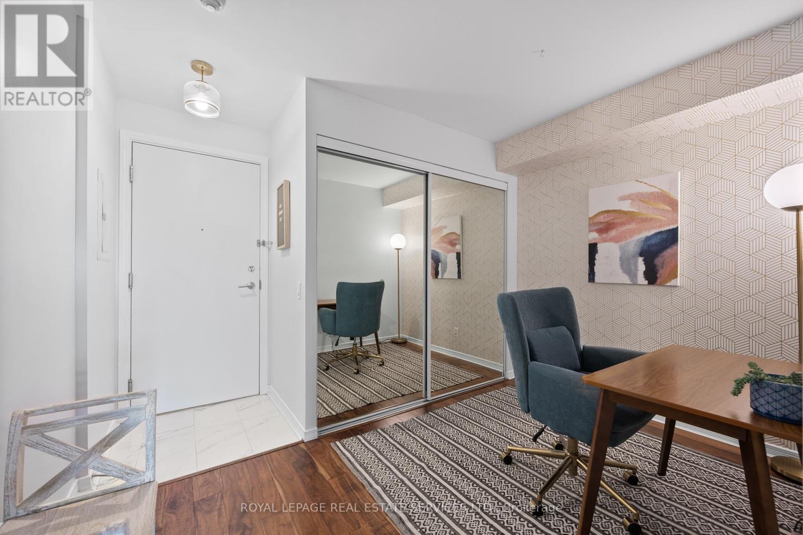 812 - 61 Heintzman Street, Toronto, Ontario  M6P 5A2 - Photo 13 - W12207423