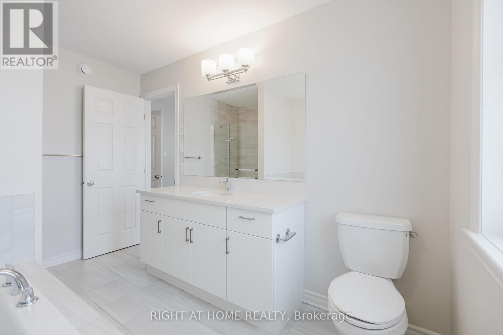 515 Muscari Street, Ottawa, Ontario  K1T 0S3 - Photo 24 - X12207525