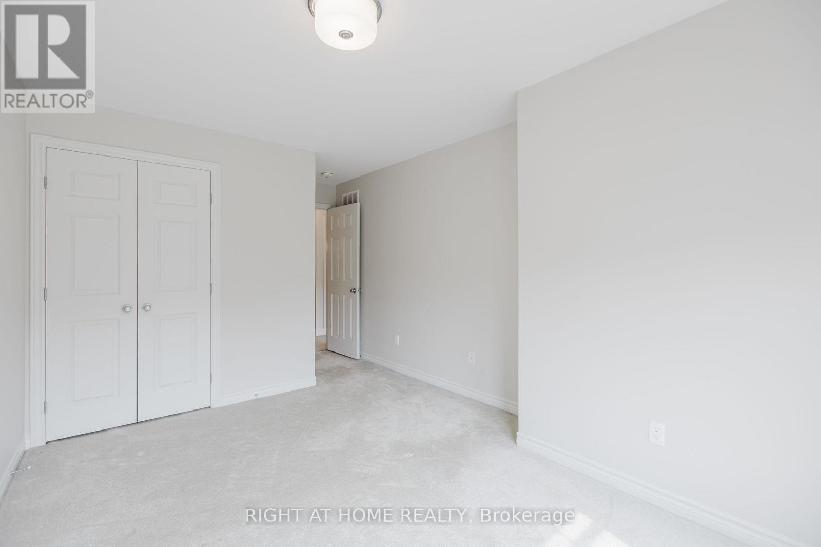 515 Muscari Street, Ottawa, Ontario  K1T 0S3 - Photo 26 - X12207525